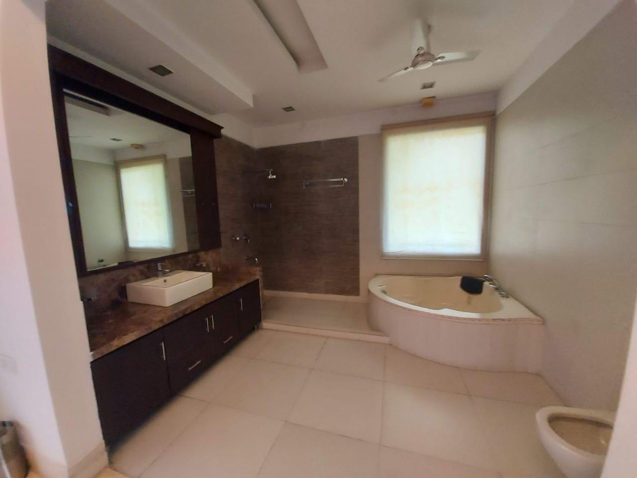 5 Bedroom, Farm House