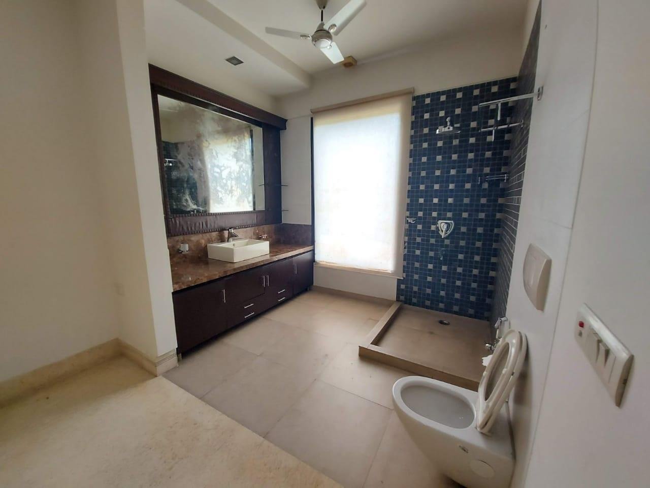 5 Bedroom, Farm House