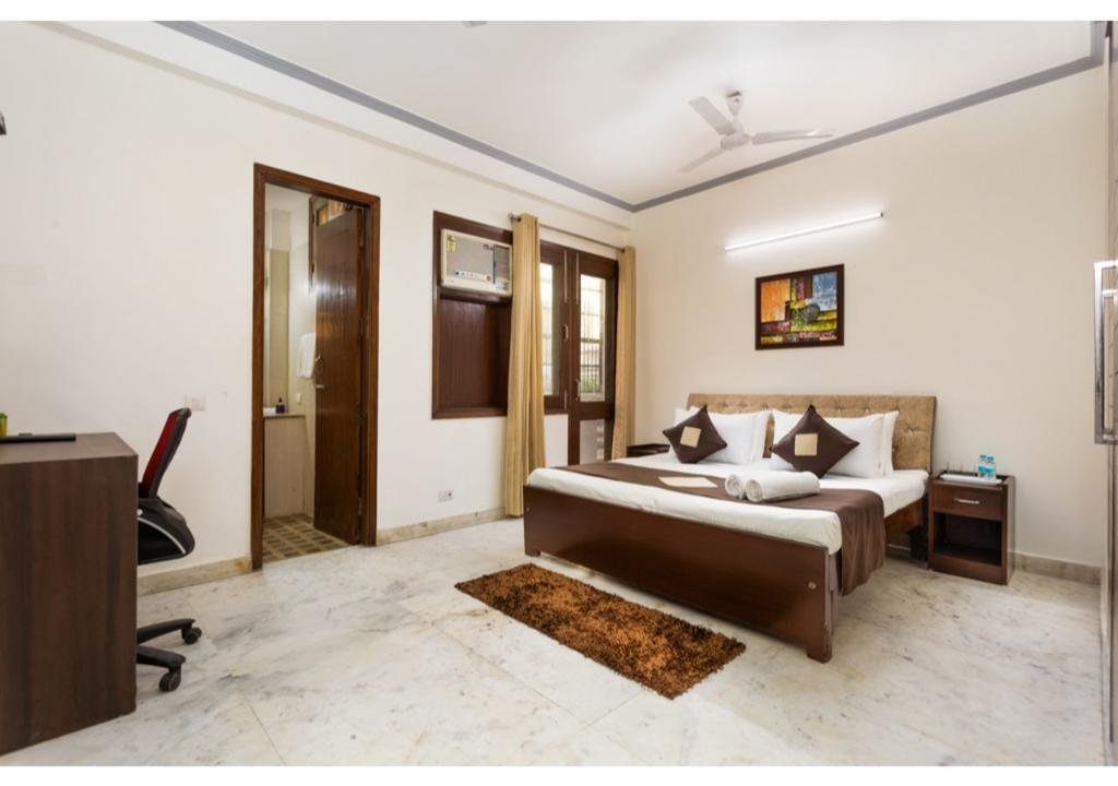 5 Bedrooms Villa