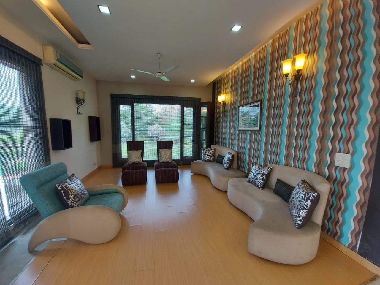 5 Bedroom, Farm House