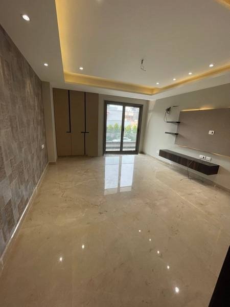 6 BHK Builder Floor