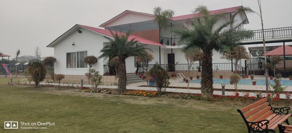 2 Bedroom, Farm House