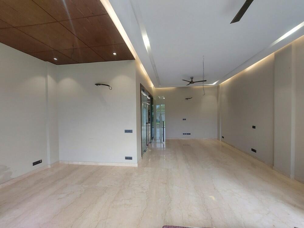 4 Bedroom, Farm House
