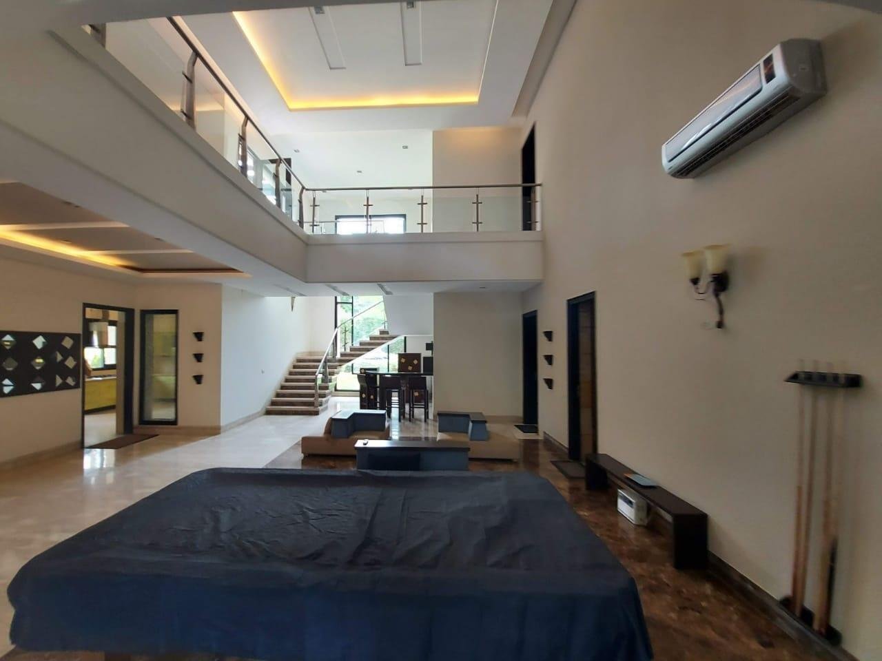 5 Bedroom, Farm House
