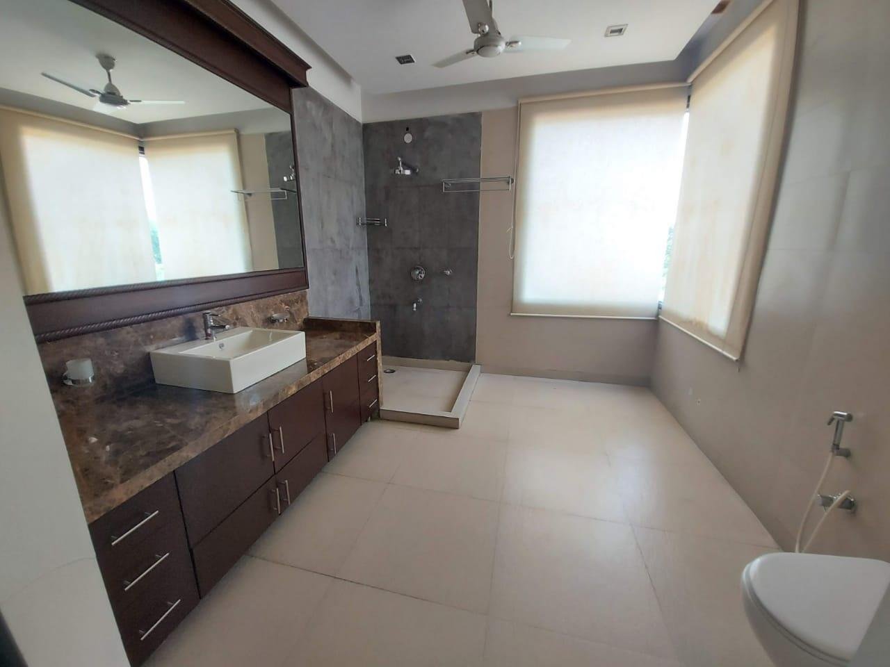 5 Bedroom, Farm House