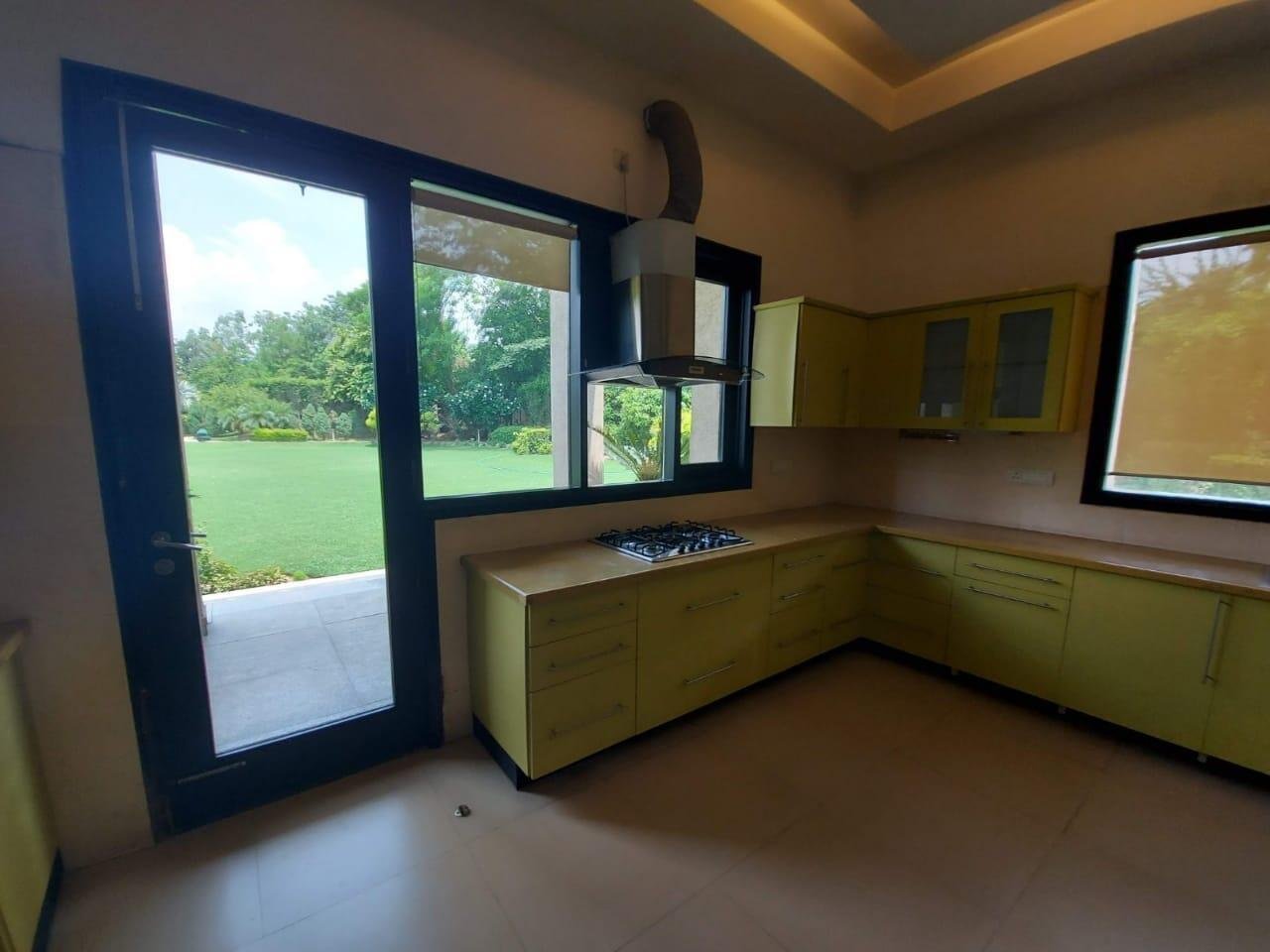 5 Bedroom, Farm House