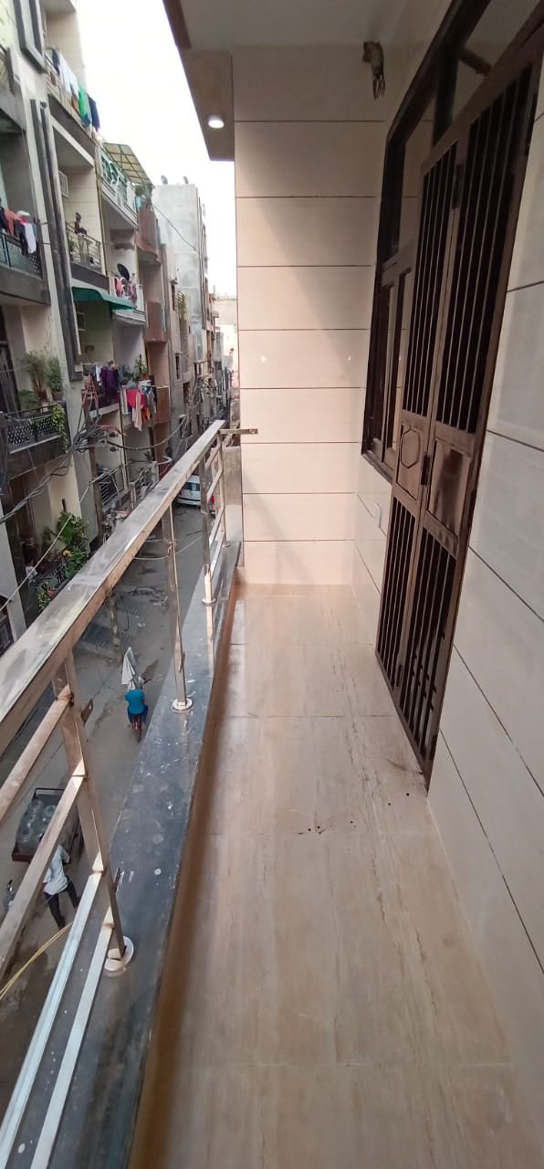 3 BHK, Builder Floor (900 sq.ft.)